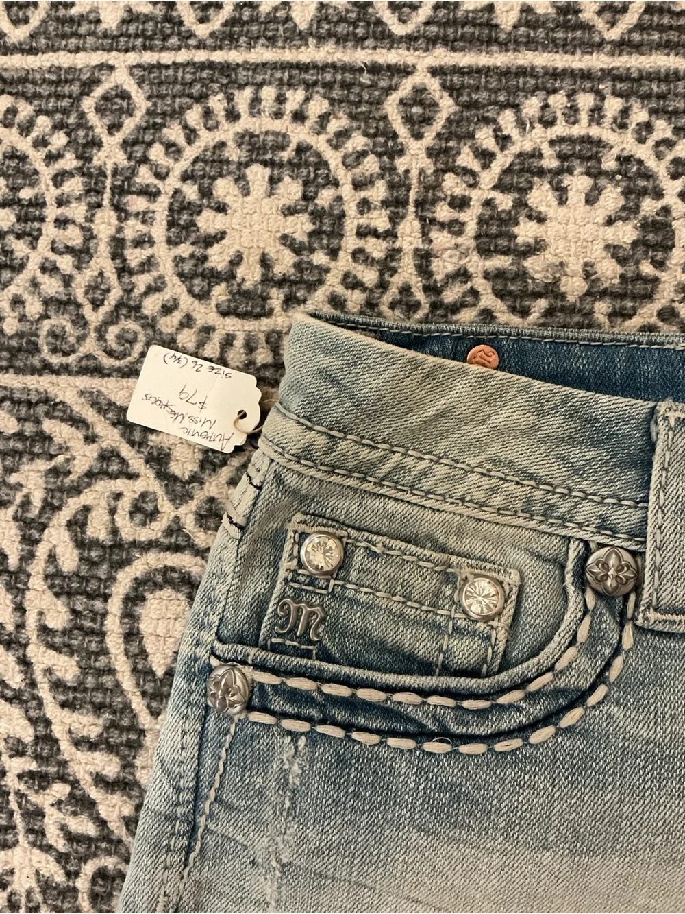 Miss Me Light Wash Denim Shorts - Light Blue sz26